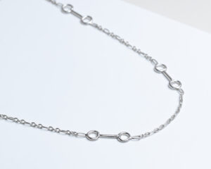 Sterling silver snaffle chain necklace