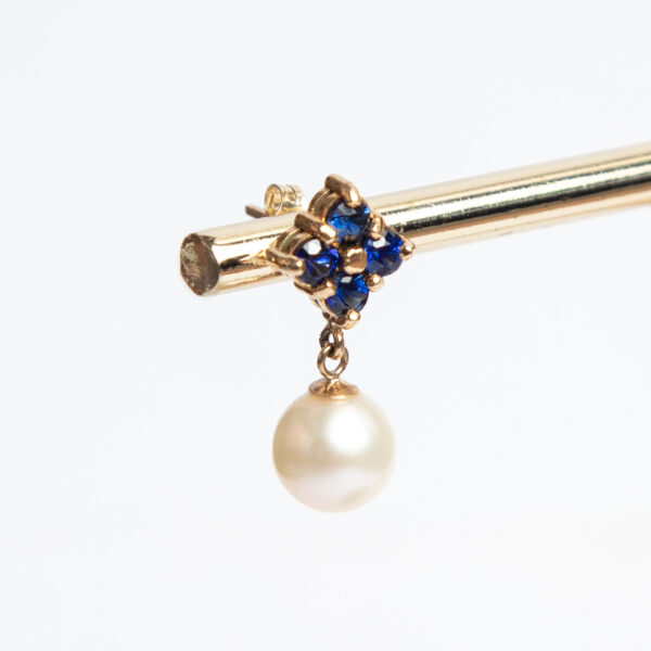 Sapphire-gold-pearl earrings